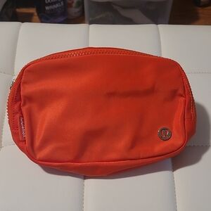 NWT Lululemon Everywhere Belt Bag